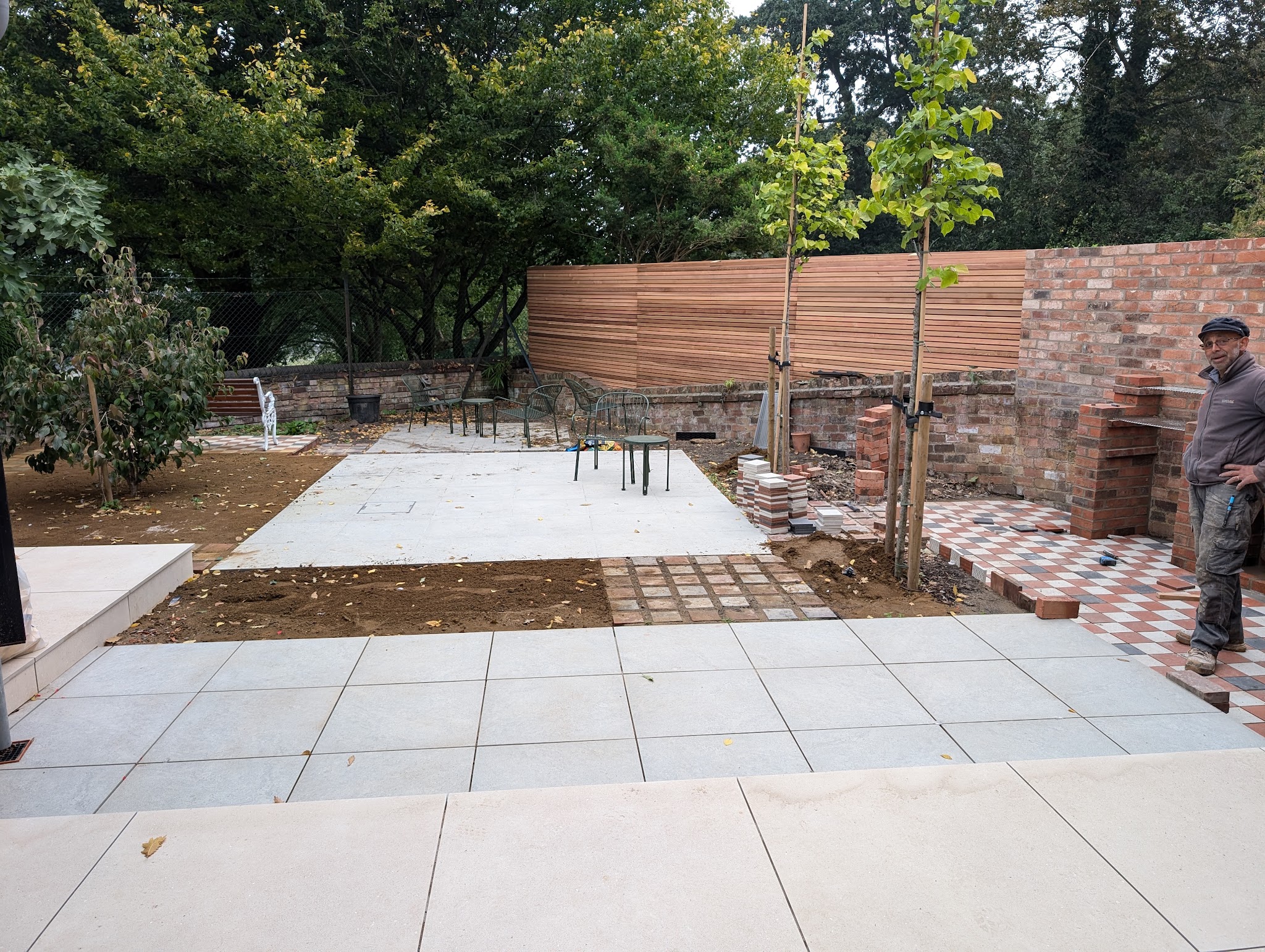 Completed garden fencing photographed by Ian Williams